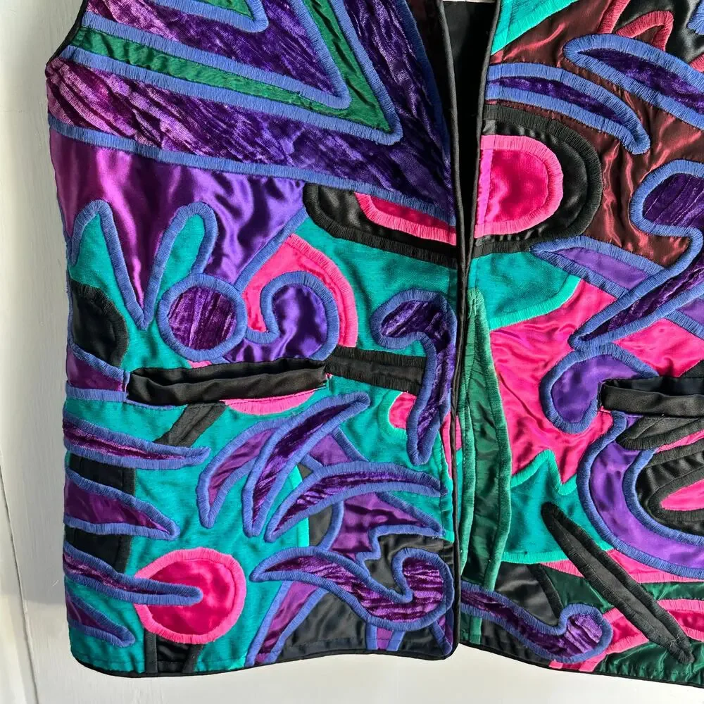 La Coleccion Judith Roberts Vintage 80s Wearable Art Sleeveless Jacket